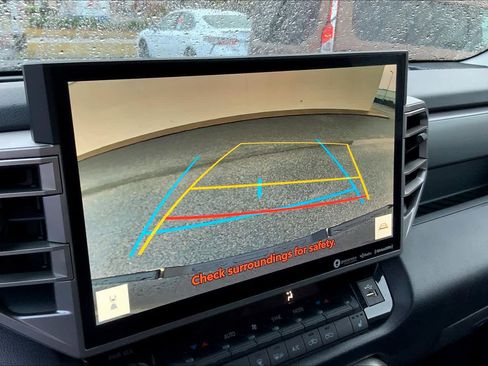 Used 2022 Toyota Tundra SR5 w/ SR5 Premium Package image 28