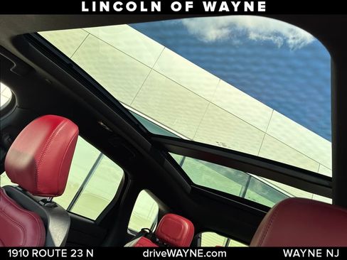 Certified 2023 Lincoln Corsair Reserve w/ Equipment Group 201A AWD/4WD image 15