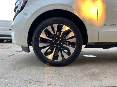 New 2025 Ford Expedition Platinum w/ Platinum Ultimate Package image 22