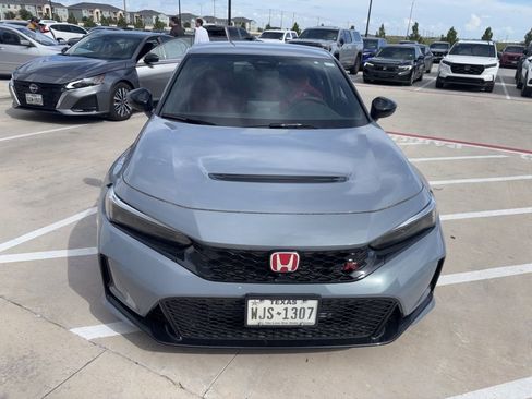 Used 2025 Honda Civic Type R image 5