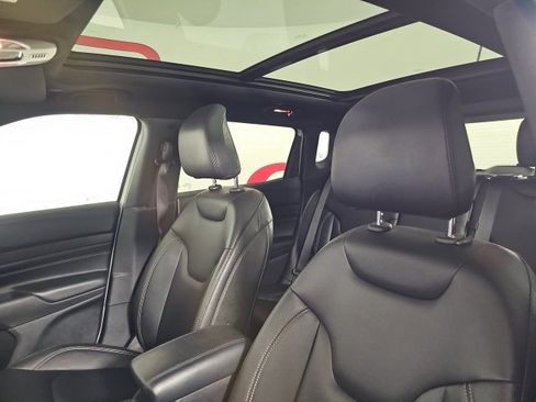 Certified 2024 Jeep Compass Limited w/ High Altitude Package image 9