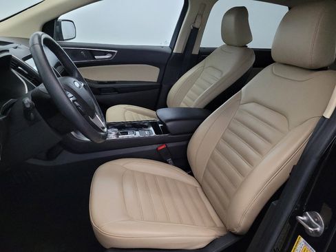 Used 2020 Ford Edge SEL image 17