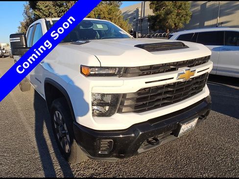 Used 2024 Chevrolet Silverado 2500 Custom w/ Custom Value Package image 9