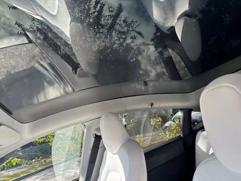 Used 2023 Tesla Model Y Long Range image 15