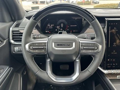 New 2026 GMC Acadia Denali w/ Super Cruise Package FWD image 17