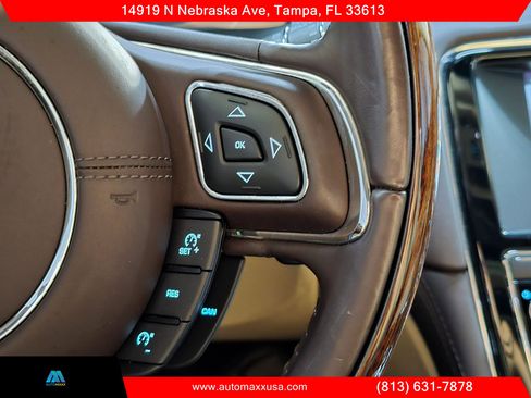 Used 2016 Jaguar XJ L Portfolio RWD image 18