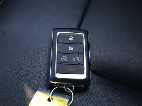 Used 2023 Jeep Grand Cherokee Limited w/ Black Appearance Package AWD/4WD image 24