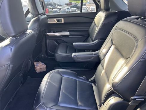 Used 2023 Ford Explorer Limited image 5