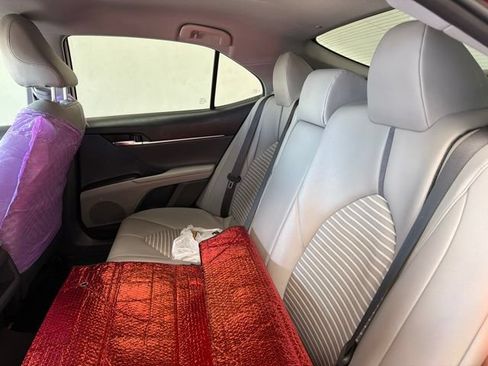 Used 2021 Toyota Camry SE FWD image 14
