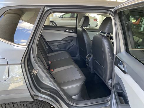 Used 2023 Volkswagen Taos SE FWD image 30