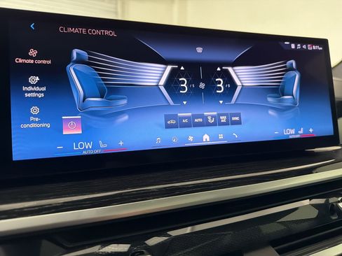 Certified 2025 BMW X5 sDrive40i w/ M Sport Package RWD image 26