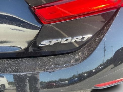 Used 2018 Honda Accord Sport image 11