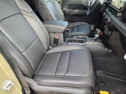 New 2026 Jeep Gladiator Sport image 15