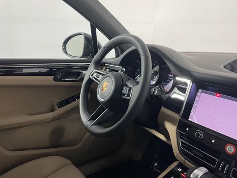 New 2026 Porsche Macan image 12