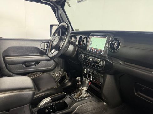 Used 2021 Jeep Wrangler Unlimited Sahara AWD/4WD image 32