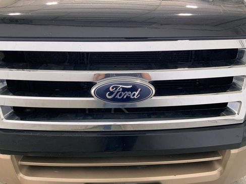 Used 2013 Ford Expedition XLT RWD image 27