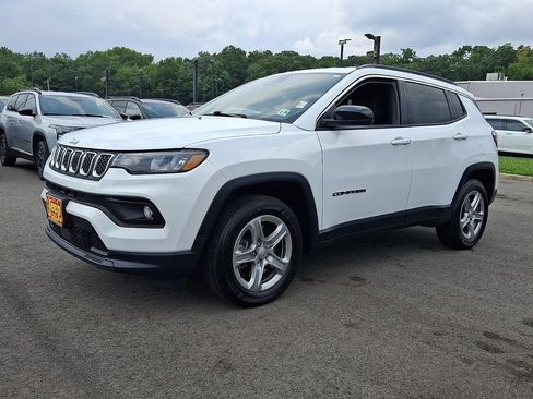 Certified 2024 Jeep Compass Latitude AWD/4WD image 3