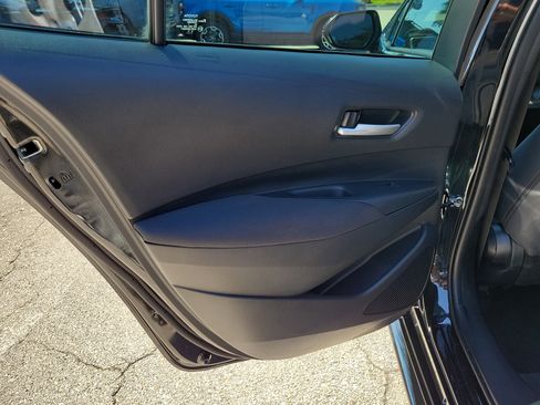 Used 2021 Toyota Corolla LE FWD image 12