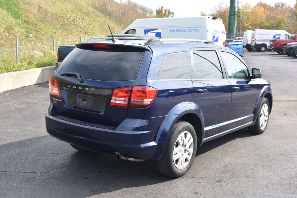 Used 2018 Dodge Journey SE w/ Connectivity Group FWD image 8