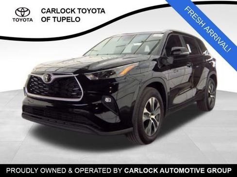 Used 2023 Toyota Highlander XLE FWD image 1
