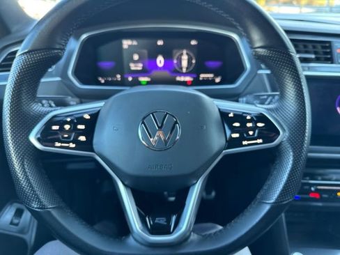 Certified 2022 Volkswagen Tiguan SE R-Line image 18