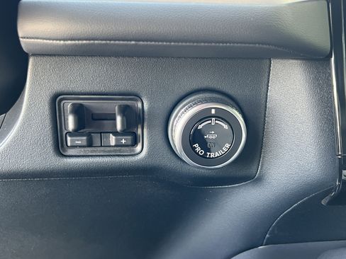 New 2025 Lincoln Navigator L Reserve w/ Jet Appearance Package image 19