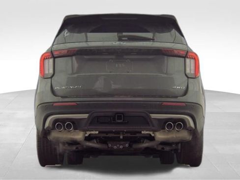 Used 2025 Ford Explorer Platinum w/ Ultimate Package image 5