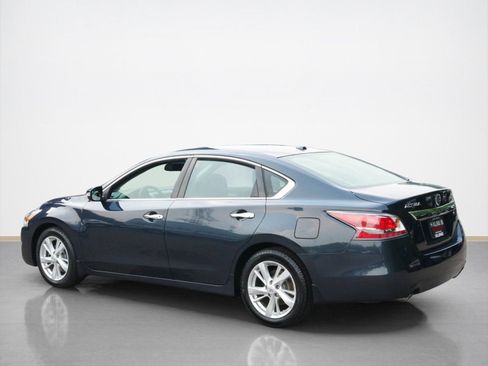Used 2015 Nissan Altima 2.5 SL w/ Technology Package FWD image 5
