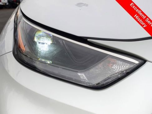 Certified 2023 Toyota Highlander XLE image 6