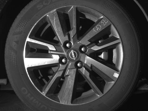 Used 2025 Nissan Versa SV image 13