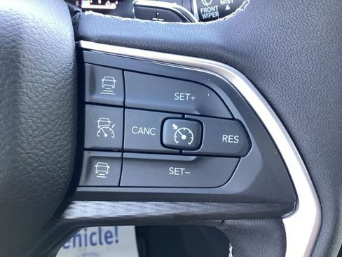 New 2025 Jeep Grand Cherokee L Laredo w/ Luxury Tech Group I AWD/4WD image 32