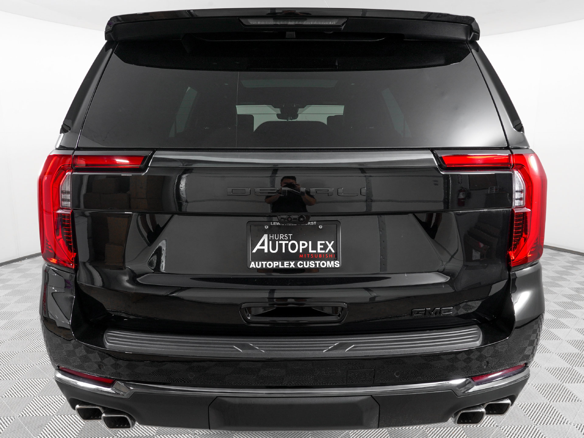 Used 2026 GMC Yukon Denali Ultimate w/ LPO, Floor Liner Package AWD/4WD image 7