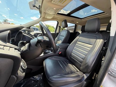 Used 2019 Ford Escape SEL AWD/4WD image 20