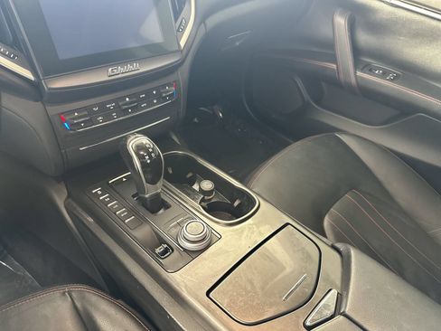 Used 2018 Maserati Ghibli RWD image 17