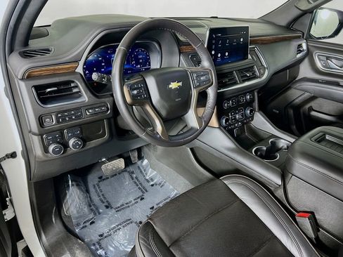 Used 2022 Chevrolet Suburban High Country image 9