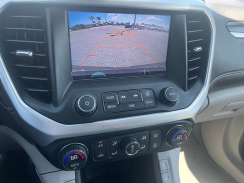Used 2017 GMC Acadia SLT FWD image 16