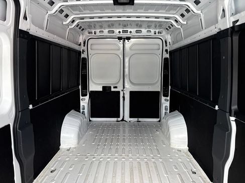 Used 2026 RAM ProMaster 2500 w/ Convenience Group FWD image 4