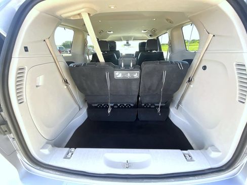 Used 2017 Chrysler Pacifica Touring-L FWD image 23