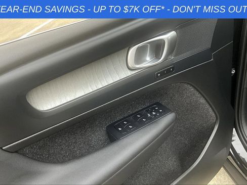 Used 2025 Volvo XC40 B5 Core w/ Protection Package Premier image 23