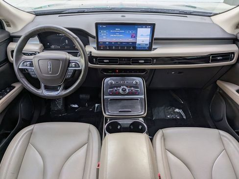 Used 2022 Lincoln Nautilus AWD w/ Premium Package image 17