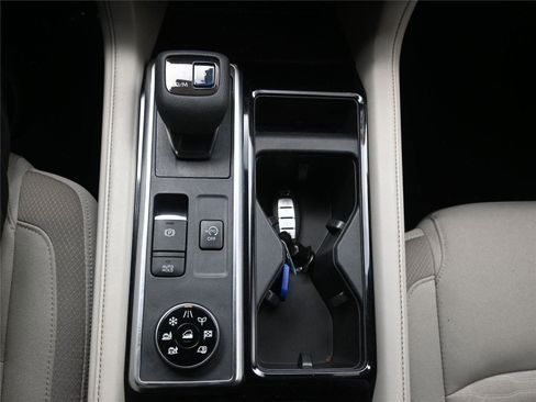 Used 2022 Nissan Pathfinder SV image 15