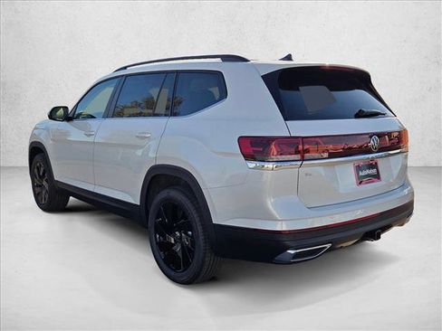 New 2026 Volkswagen Atlas SE image 9