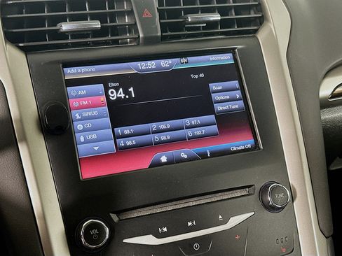 Used 2013 Ford Fusion SE FWD image 19