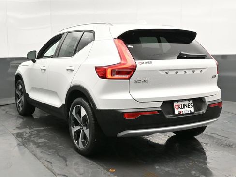 New 2025 Volvo XC40 B5 Core w/ Protection Package Premier image 8