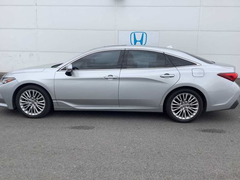 Used 2022 Toyota Avalon Limited w/ Advanced Safety Package FWD image 2