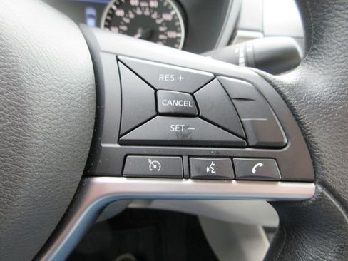 Used 2025 Nissan Altima 2.5 SV image 23