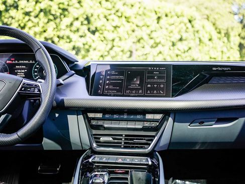 Used 2024 Audi RS e-tron GT image 13