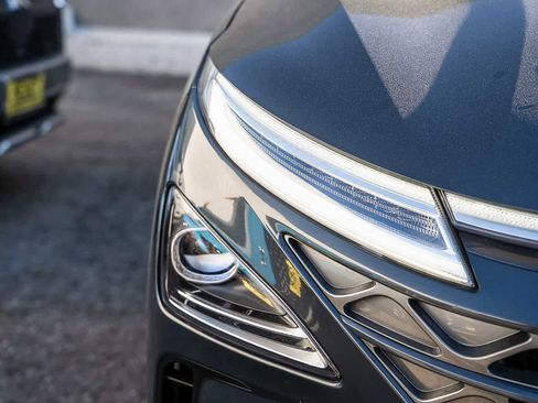 Used 2019 Hyundai Nexo Blue image 2