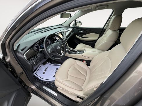 Used 2019 Buick Envision Essence FWD image 18