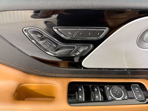 Used 2023 Lincoln Aviator Black Label w/ Dynamic Handling Package image 11